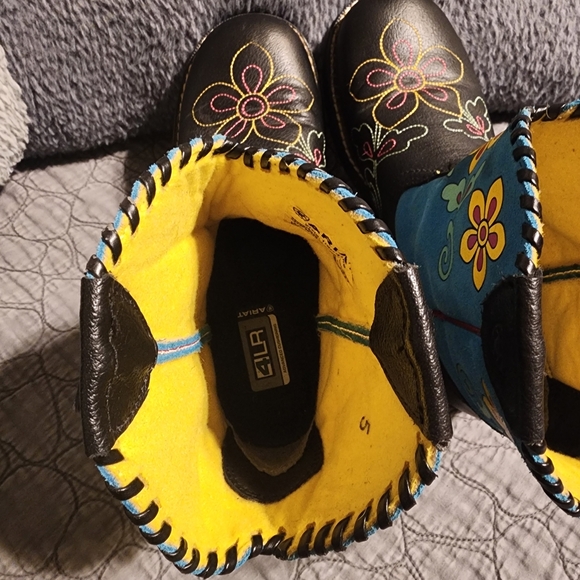 Ariat Big Girls Size 5 Colorful Floral Cowboy Boots - Picture 11 of 16
